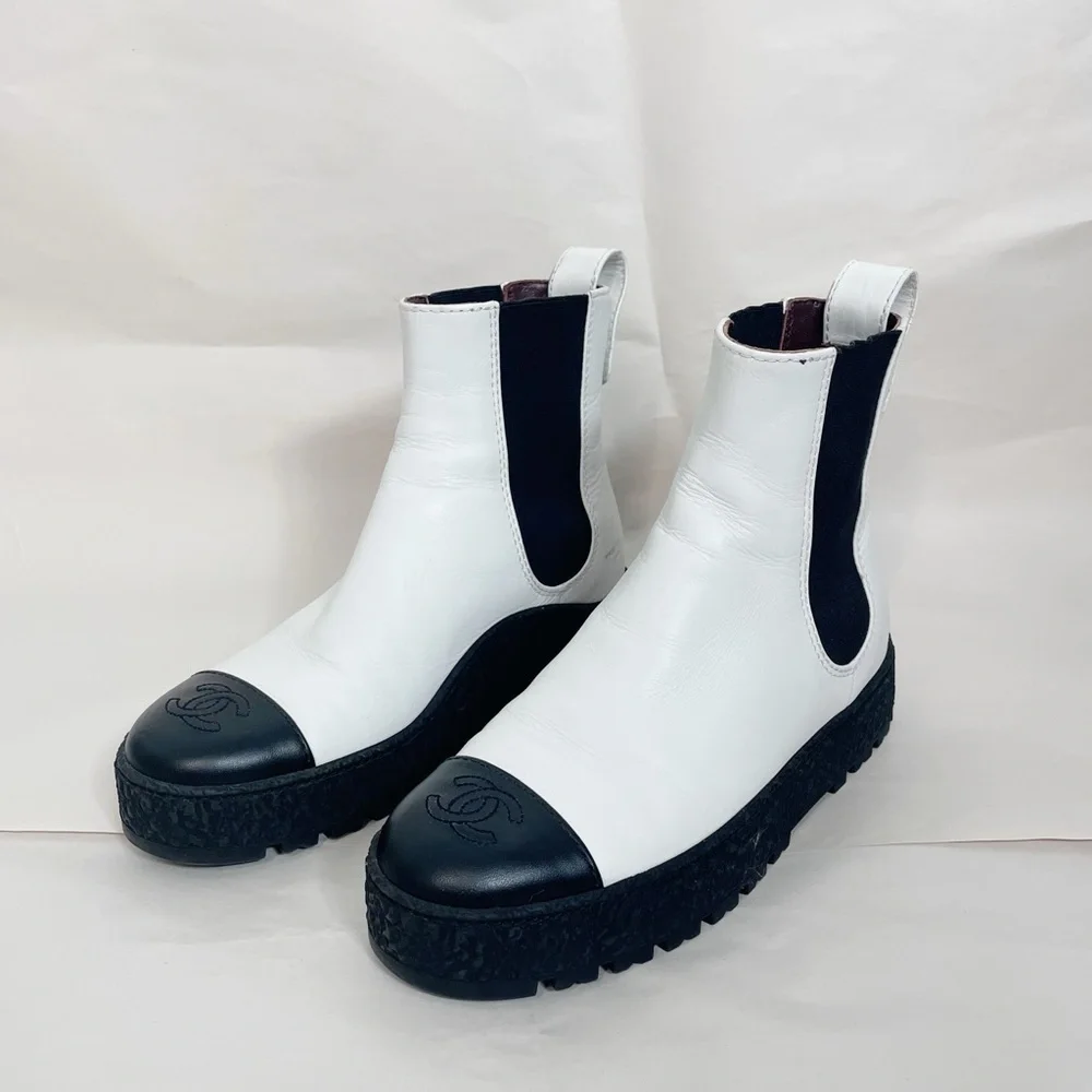CHANEL Calfskin Cap Toe CC Turn lock Ankle Boots